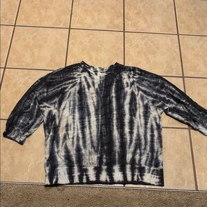 Terra & Sky Black and White Tie-Dye Long Sleeve Top